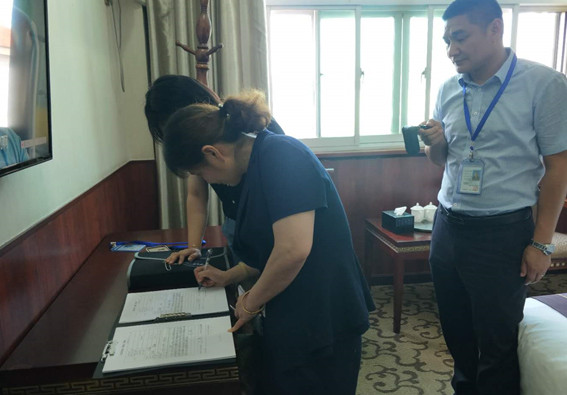 20200814 扬中局检查宾馆酒店接收境外卫星电视节目情况1.jpg