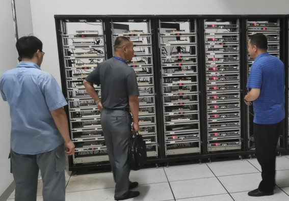 20200901 镇江局开展境外卫星电视传播秩序专项检查-检查喜来登酒店机房.jpg