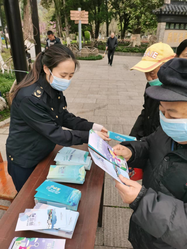 2b 线下普法宣传.jpg